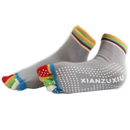 Women's Non Slip Full Toe Yoga Socks With Grip 2 Pairs Set,Rainbow Toe/Grey